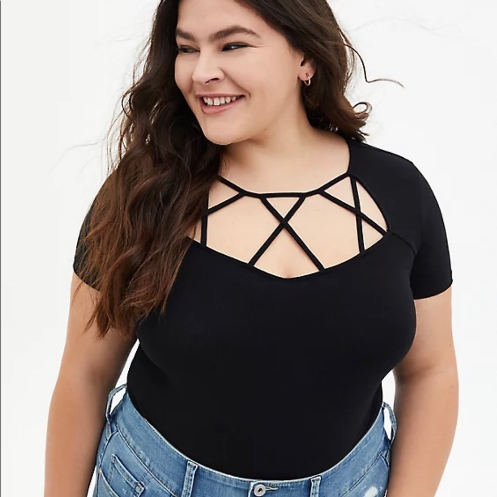 Black Strappy Fox Tee Torrid 4